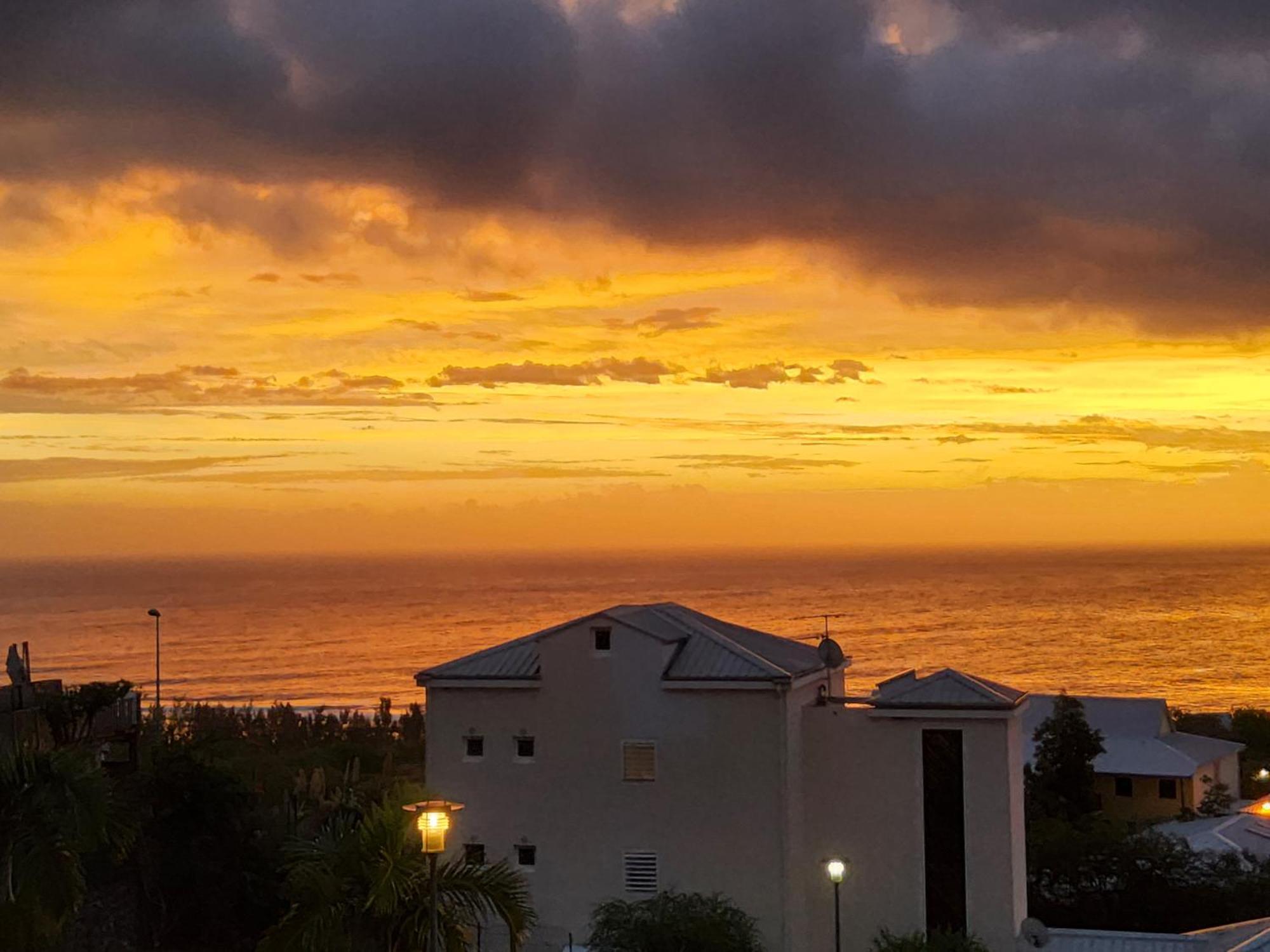 Apartament Beau T3 Litchi Vue Ocean Piscine Saint-Gilles Les Bains Zewnętrze zdjęcie